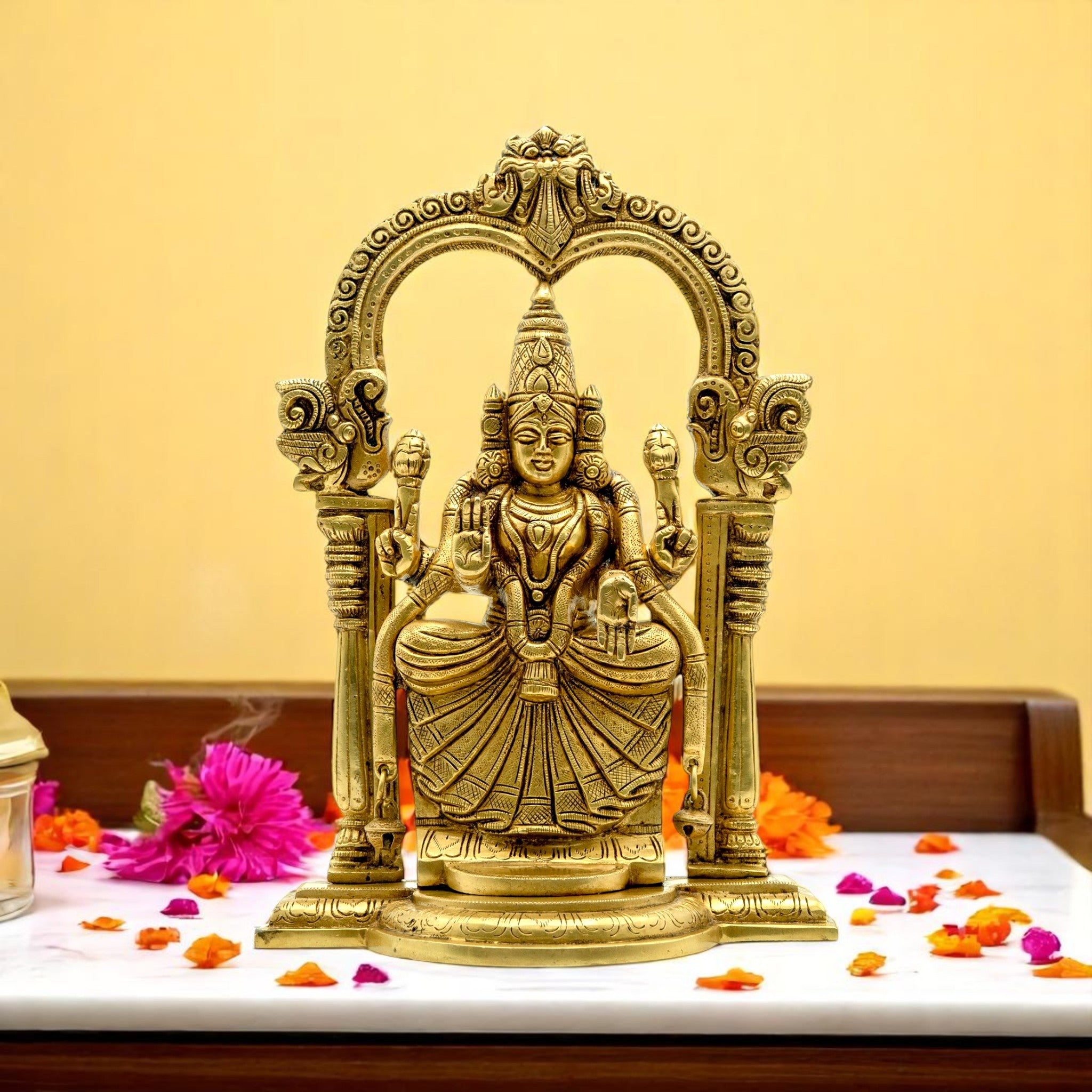 Maa Lakshmi Brass Idol – A Divine Symbol of Abundance & Grace